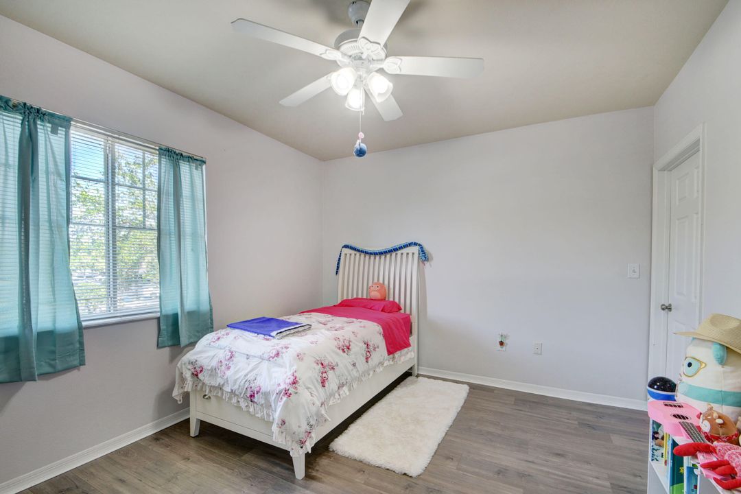 For Sale: $325,000 (2 beds, 2 baths, 1058 Square Feet)