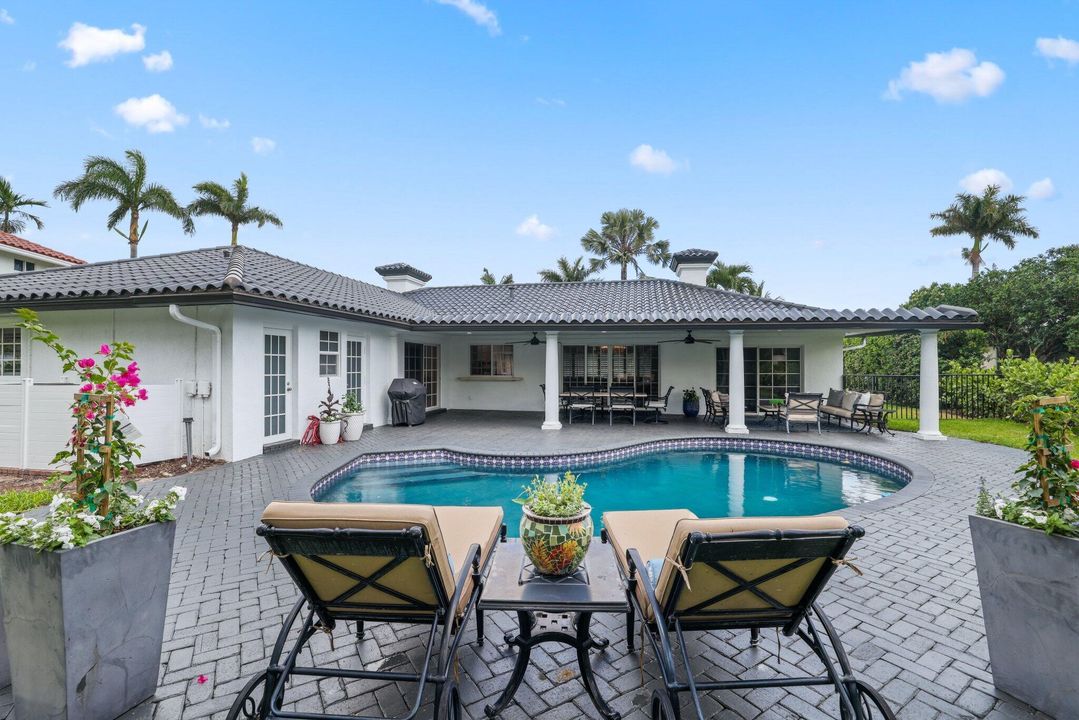 For Sale: $3,995,000 (3 beds, 3 baths, 2119 Square Feet)