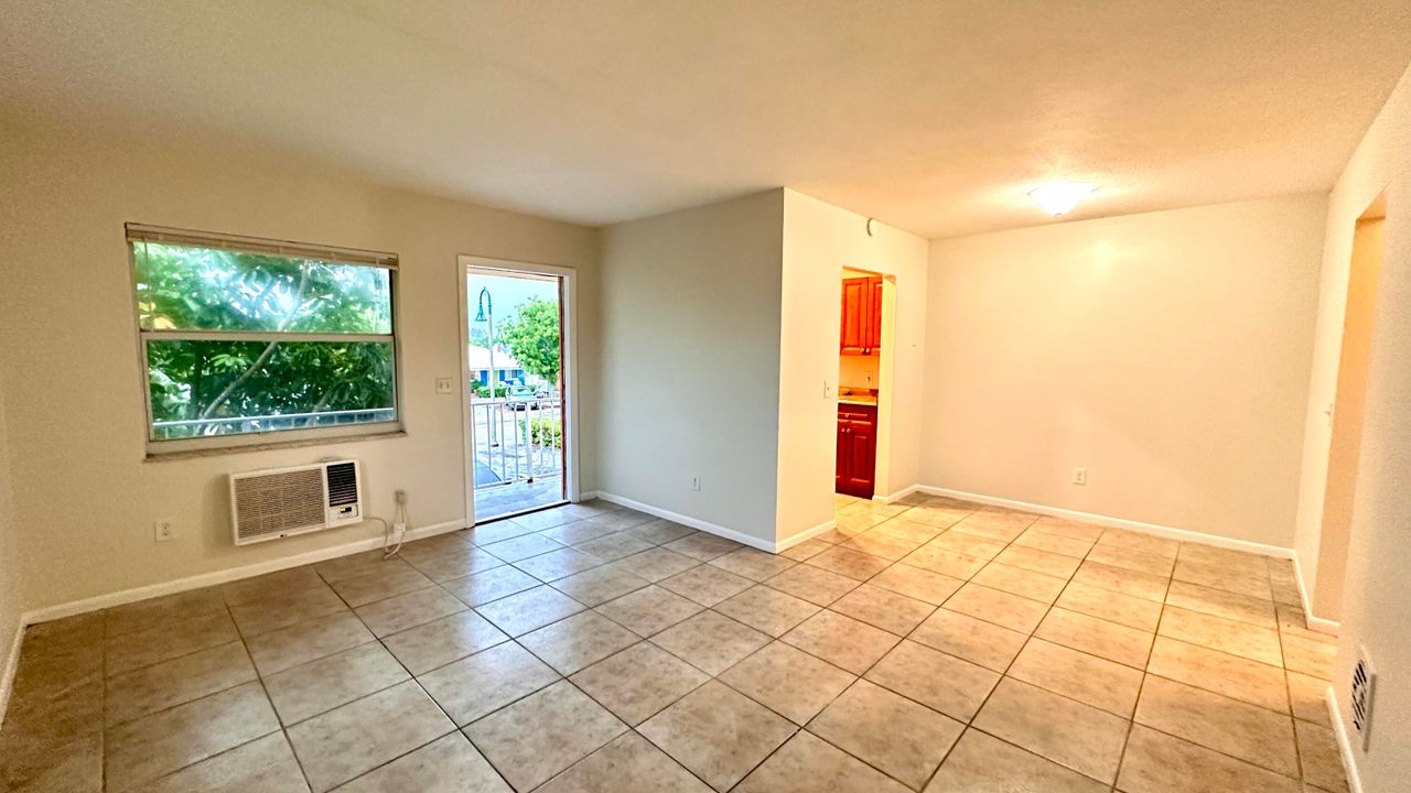 For Rent: $1,550 (1 beds, 1 baths, 850 Square Feet)