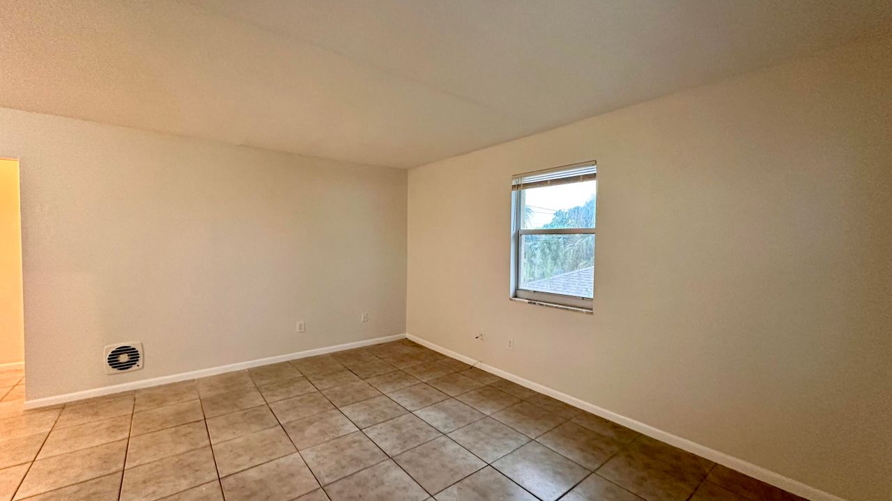 For Rent: $1,550 (1 beds, 1 baths, 850 Square Feet)