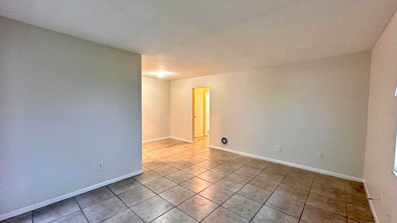 For Rent: $1,550 (1 beds, 1 baths, 850 Square Feet)
