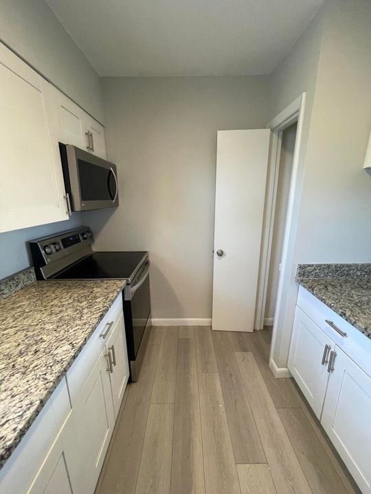 For Rent: $2,300 (2 beds, 2 baths, 800 Square Feet)