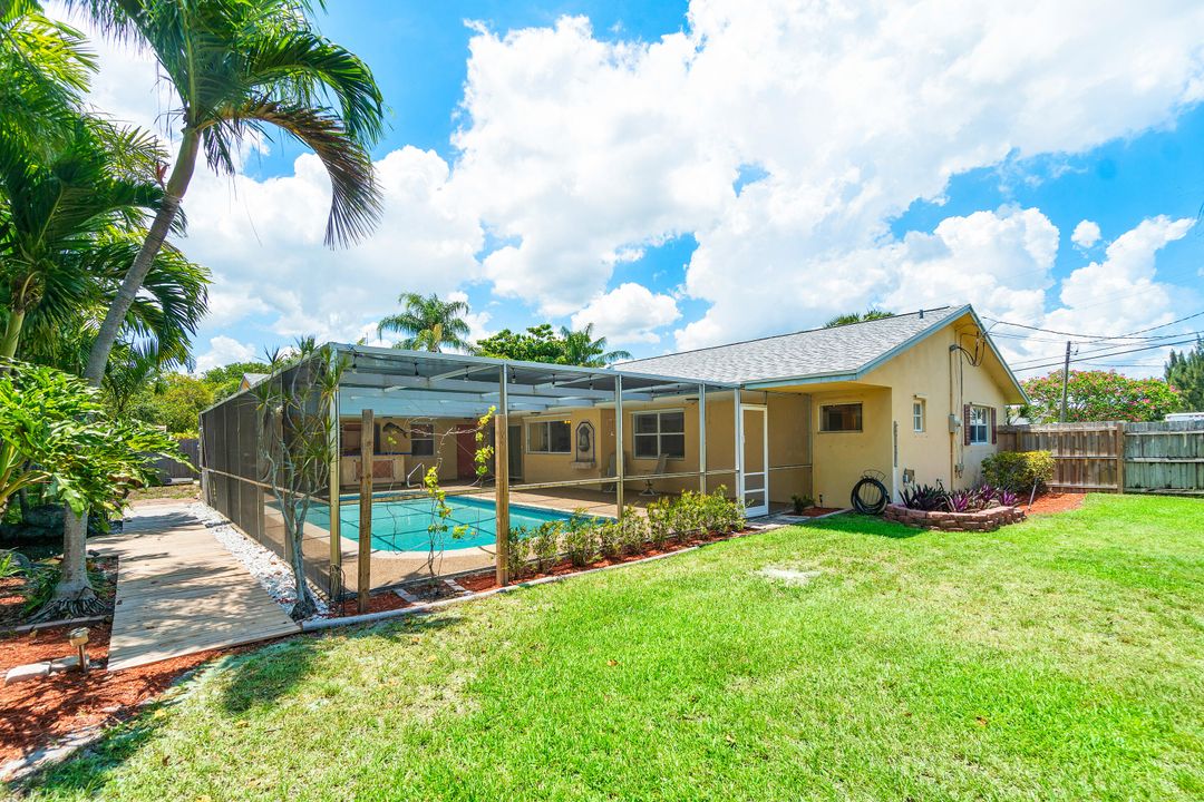 Active With Contract: $569,000 (3 beds, 2 baths, 1922 Square Feet)