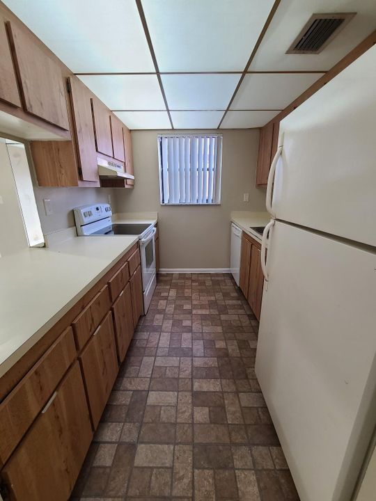 For Rent: $1,550 (1 beds, 1 baths, 775 Square Feet)