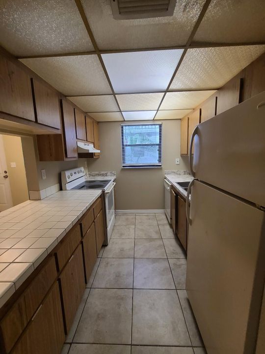 For Rent: $1,550 (1 beds, 1 baths, 775 Square Feet)