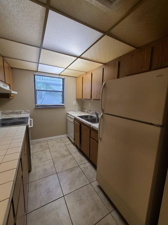 For Rent: $1,550 (1 beds, 1 baths, 775 Square Feet)