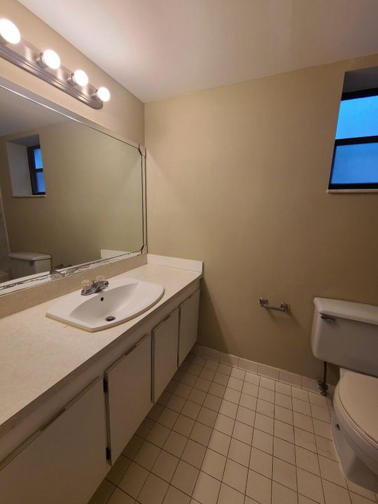 For Rent: $1,550 (1 beds, 1 baths, 775 Square Feet)