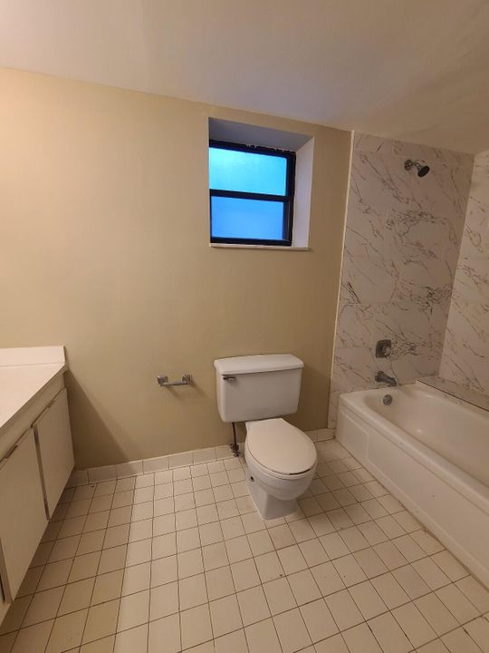 For Rent: $1,550 (1 beds, 1 baths, 775 Square Feet)