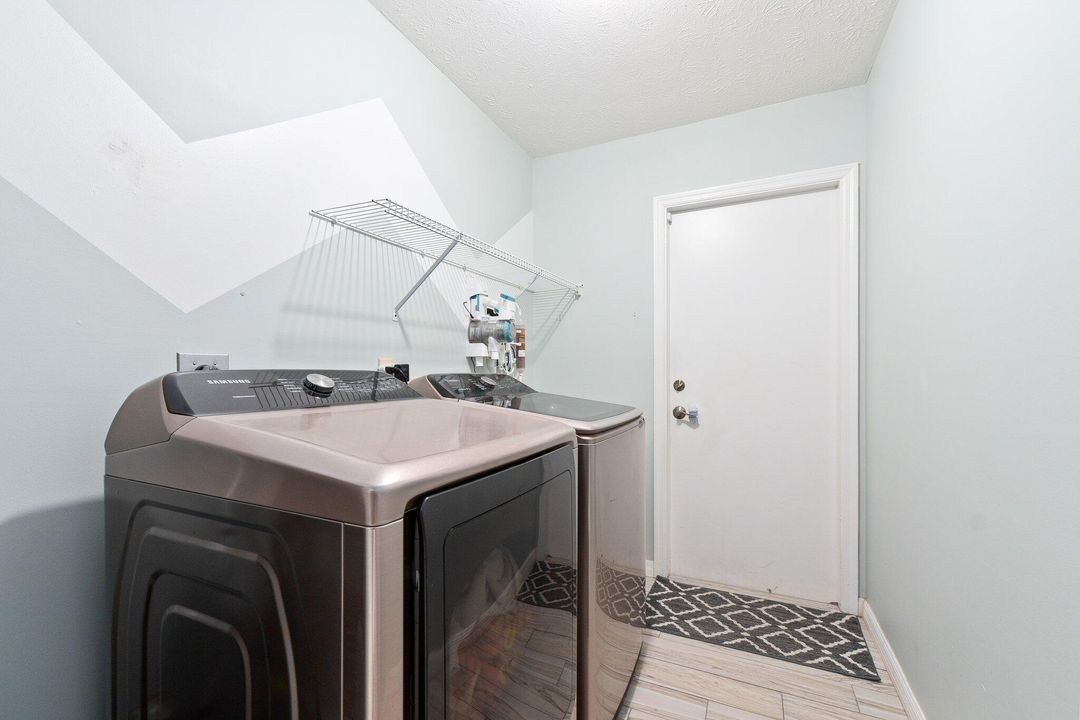 Active With Contract: $429,000 (3 beds, 2 baths, 1820 Square Feet)