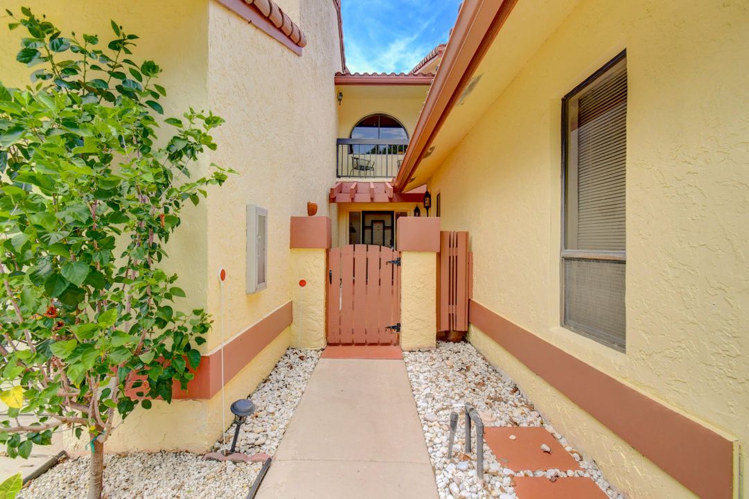 For Sale: $385,000 (2 beds, 2 baths, 1554 Square Feet)