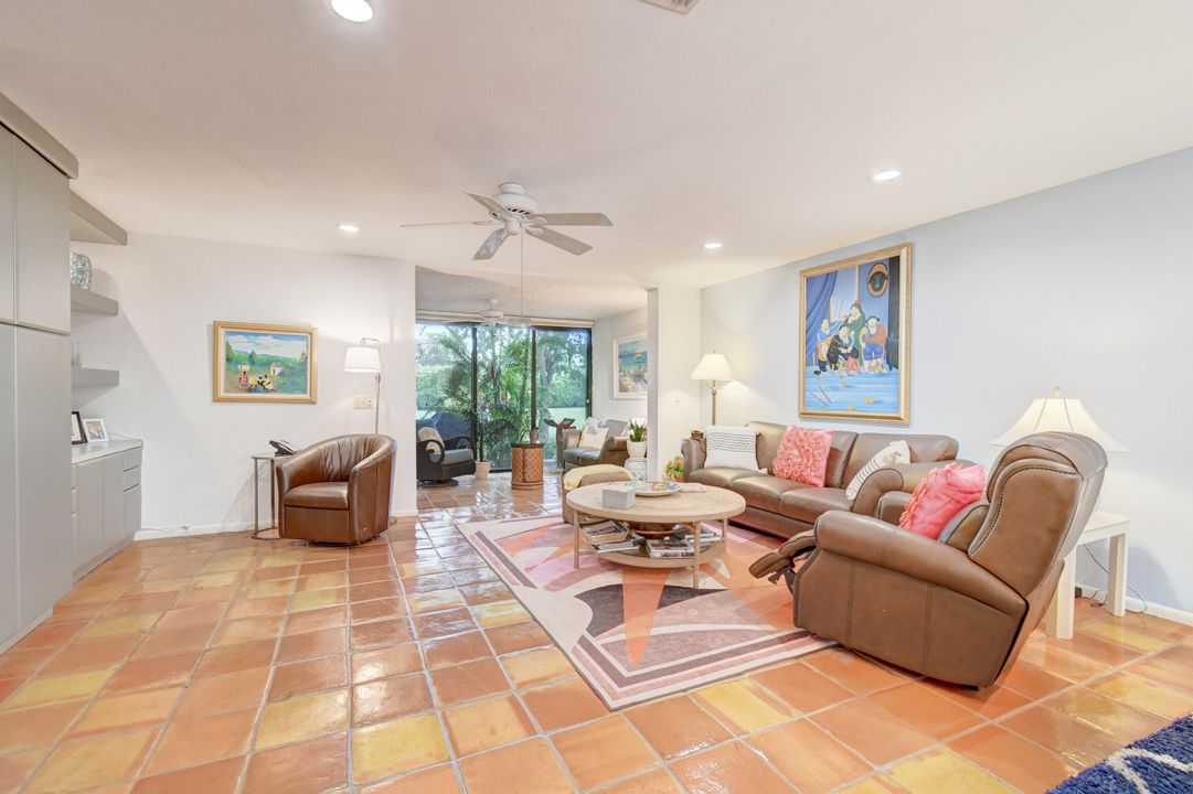 For Sale: $385,000 (2 beds, 2 baths, 1554 Square Feet)