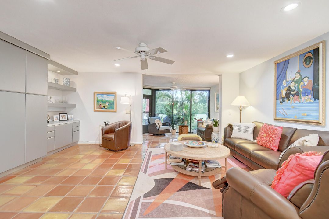 For Sale: $385,000 (2 beds, 2 baths, 1554 Square Feet)