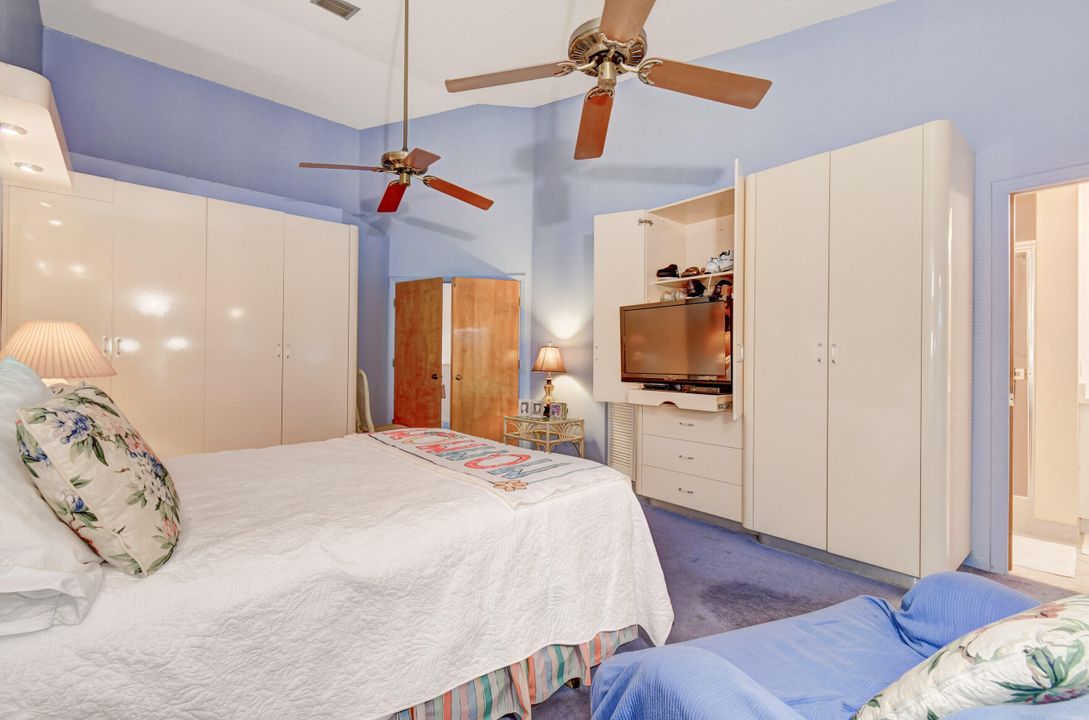 For Sale: $385,000 (2 beds, 2 baths, 1554 Square Feet)