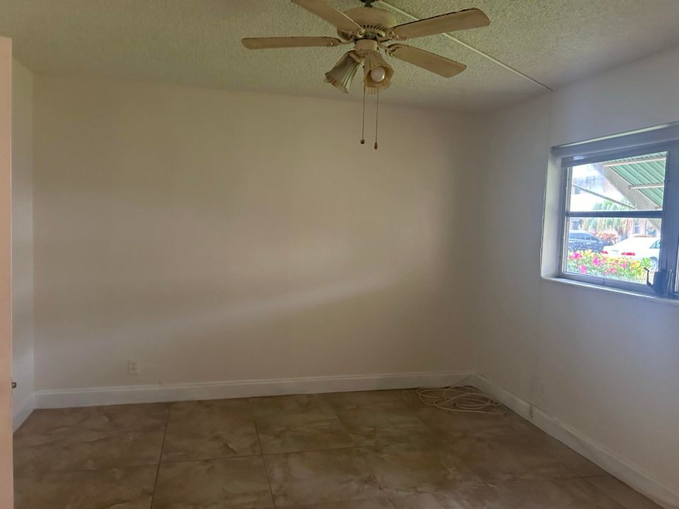 For Sale: $155,000 (2 beds, 2 baths, 872 Square Feet)