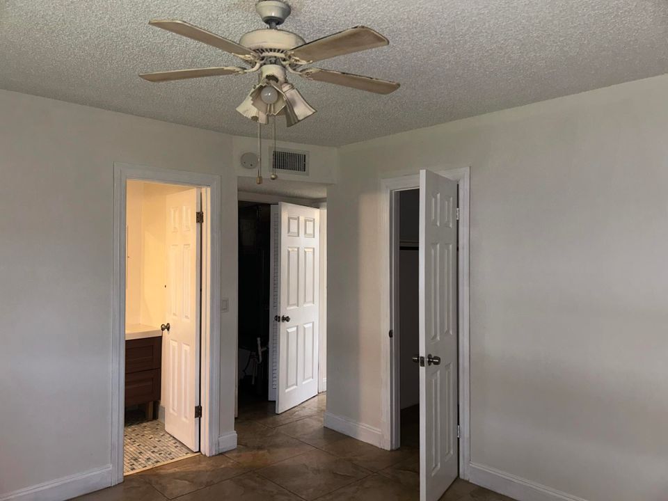 For Sale: $155,000 (2 beds, 2 baths, 872 Square Feet)