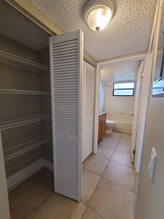 В аренду: $1,950 (2 спален, 2 ванн, 904 Квадратных фут)