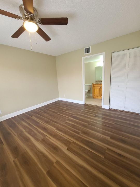 For Rent: $1,950 (2 beds, 2 baths, 904 Square Feet)