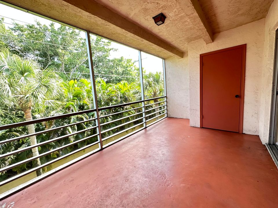 For Sale: $259,000 (2 beds, 2 baths, 1155 Square Feet)