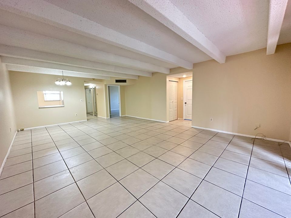 For Sale: $259,000 (2 beds, 2 baths, 1155 Square Feet)