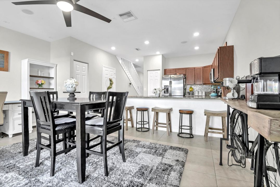 Active With Contract: $370,000 (3 beds, 2 baths, 1499 Square Feet)