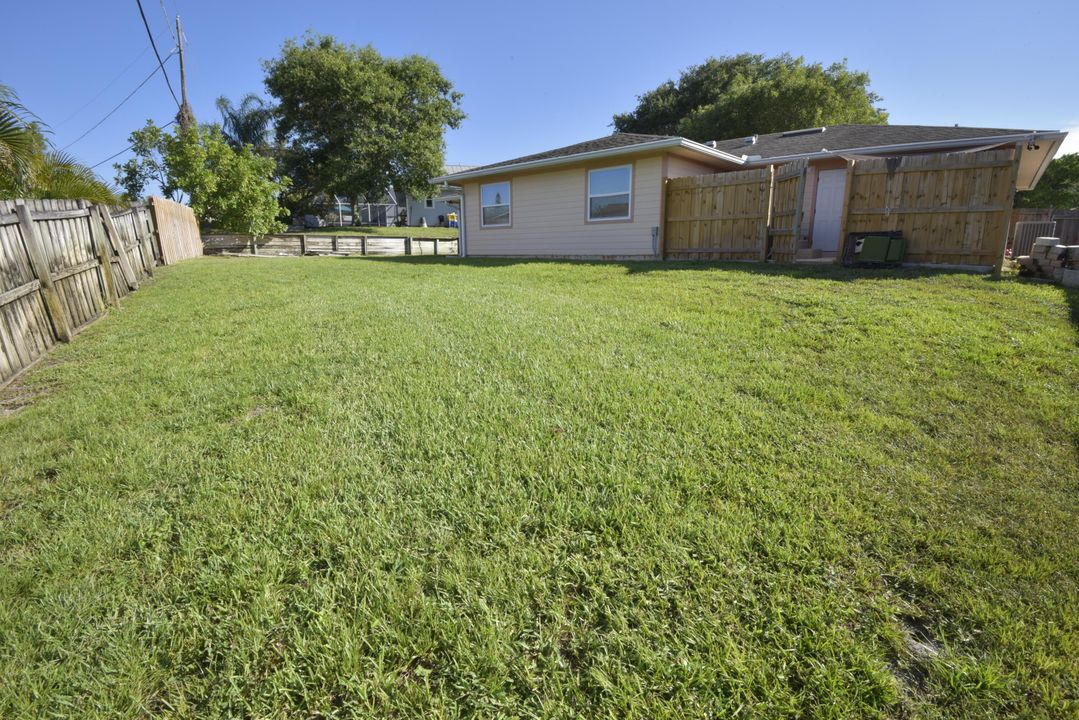 For Sale: $469,000 (3 beds, 2 baths, 1616 Square Feet)