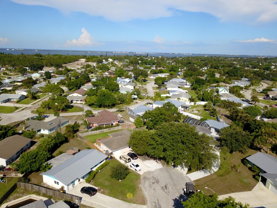 For Sale: $469,000 (3 beds, 2 baths, 1616 Square Feet)