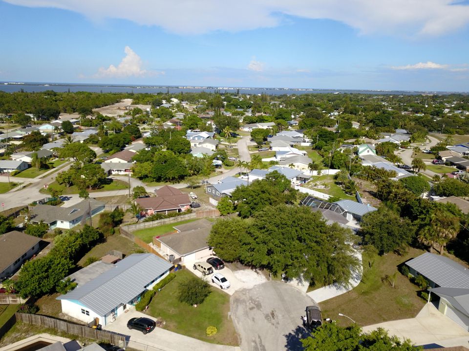 For Sale: $469,000 (3 beds, 2 baths, 1616 Square Feet)