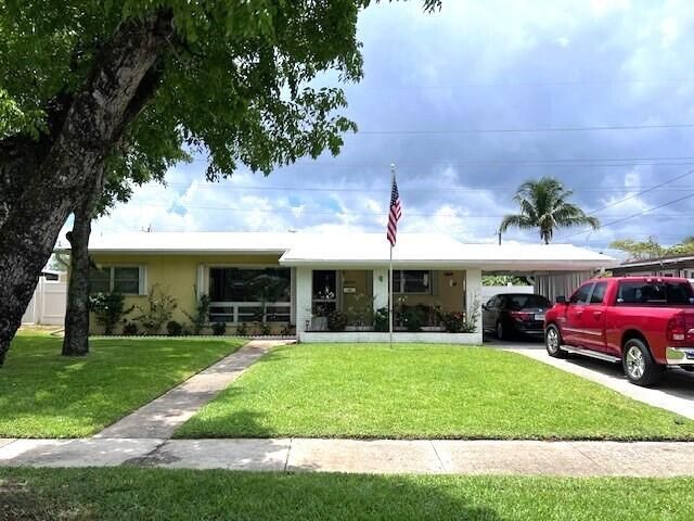 Active With Contract: $469,000 (3 beds, 2 baths, 1413 Square Feet)