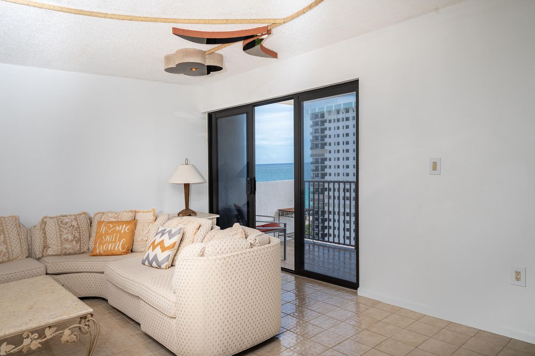 For Sale: $595,000 (2 beds, 2 baths, 1660 Square Feet)