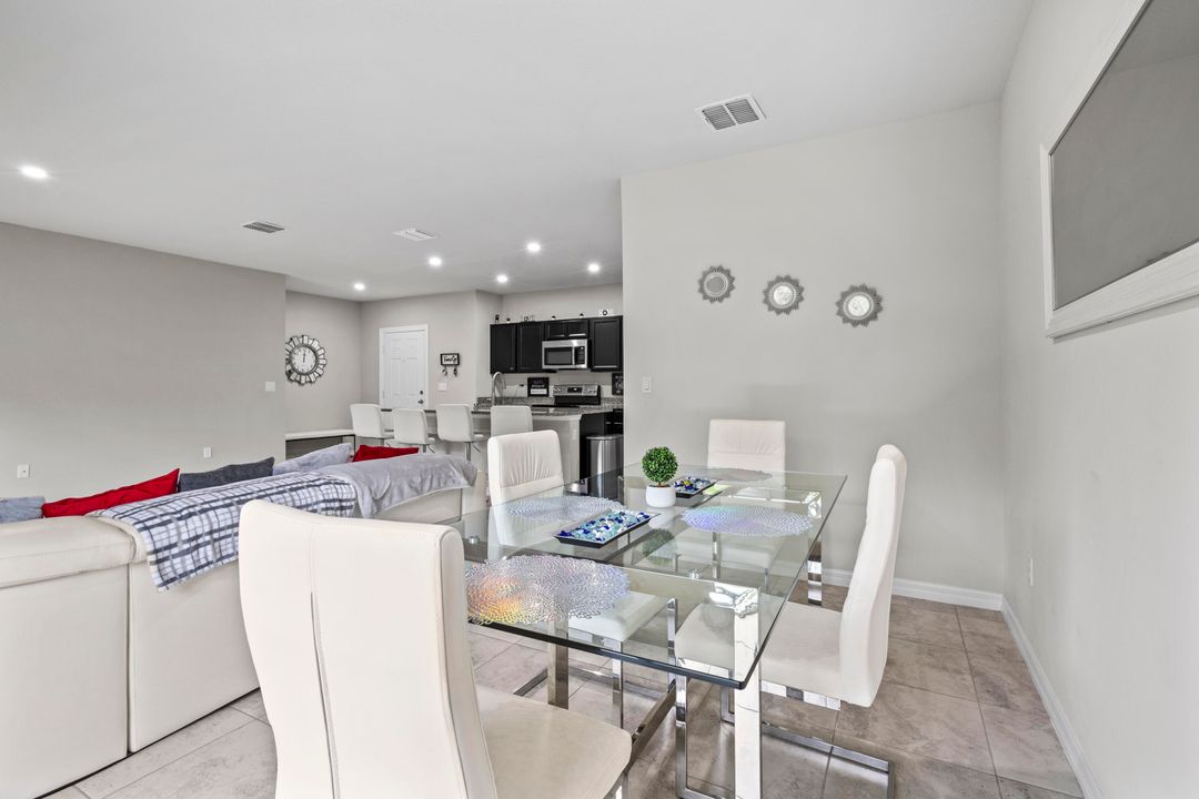 For Sale: $390,000 (4 beds, 2 baths, 1956 Square Feet)