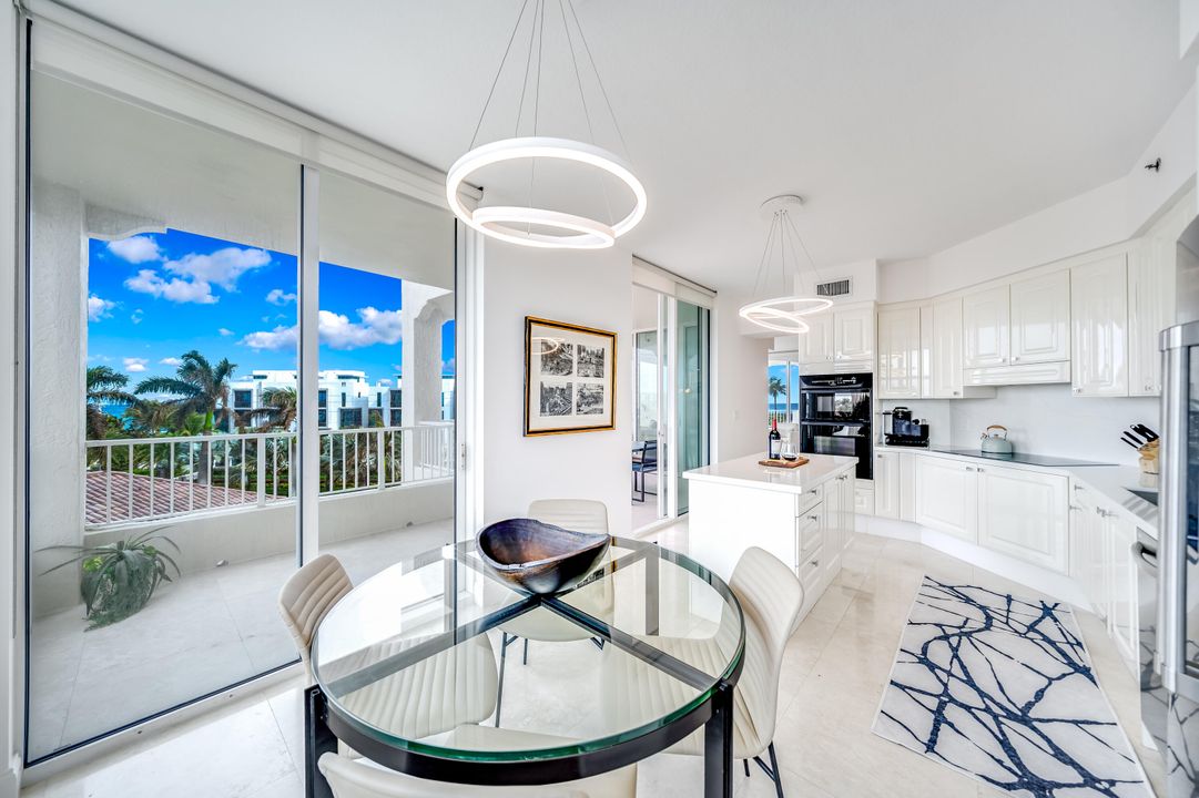 Active With Contract: $2,350,000 (3 beds, 3 baths, 2661 Square Feet)