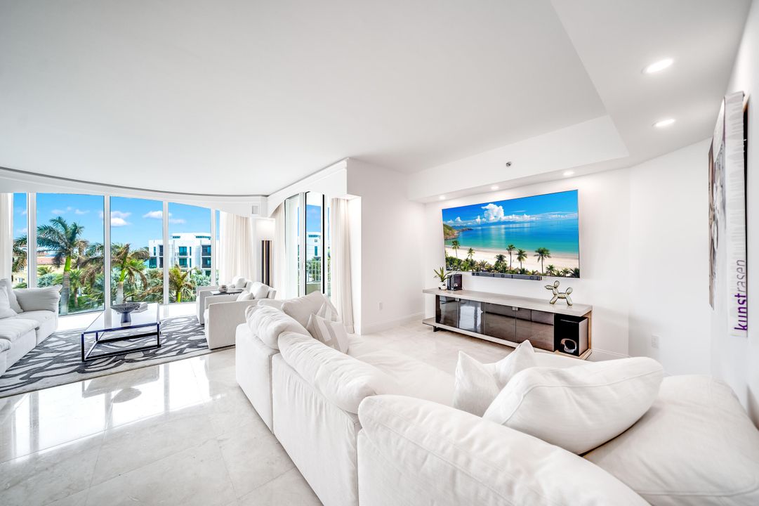 Active With Contract: $2,350,000 (3 beds, 3 baths, 2661 Square Feet)