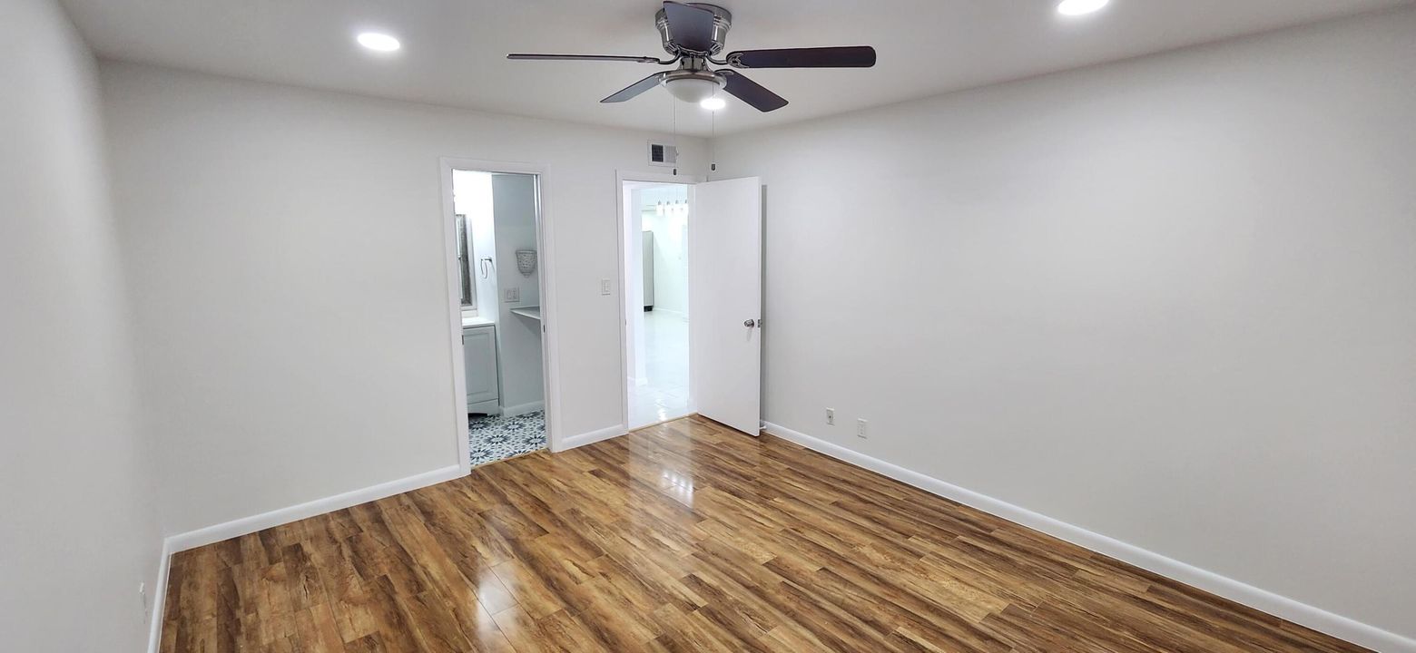 For Sale: $324,500 (2 beds, 2 baths, 1014 Square Feet)