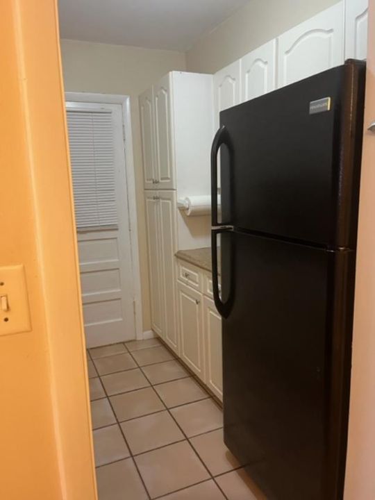 For Rent: $1,795 (1 beds, 1 baths, 817 Square Feet)