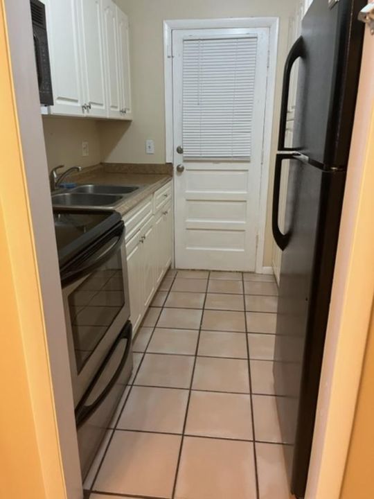 For Rent: $1,795 (1 beds, 1 baths, 817 Square Feet)