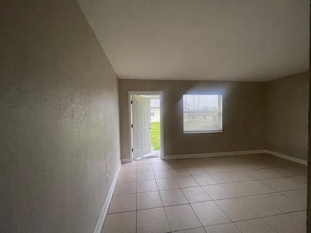 For Rent: $1,550 (2 beds, 1 baths, 1100 Square Feet)