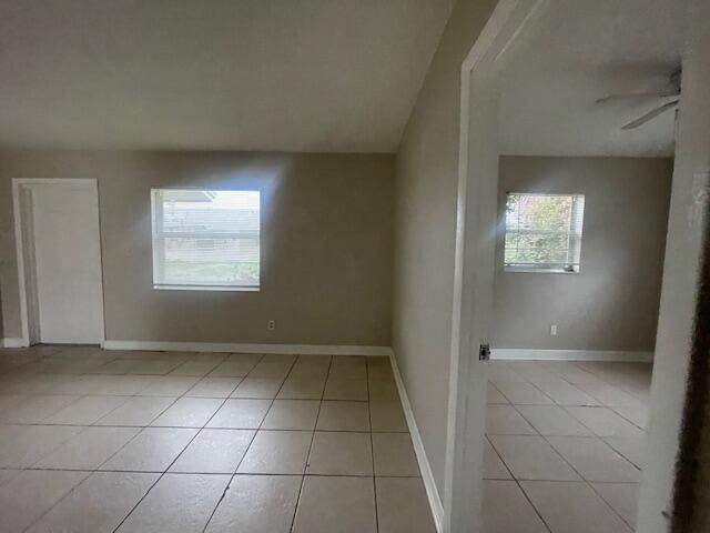 For Rent: $1,550 (2 beds, 1 baths, 1100 Square Feet)