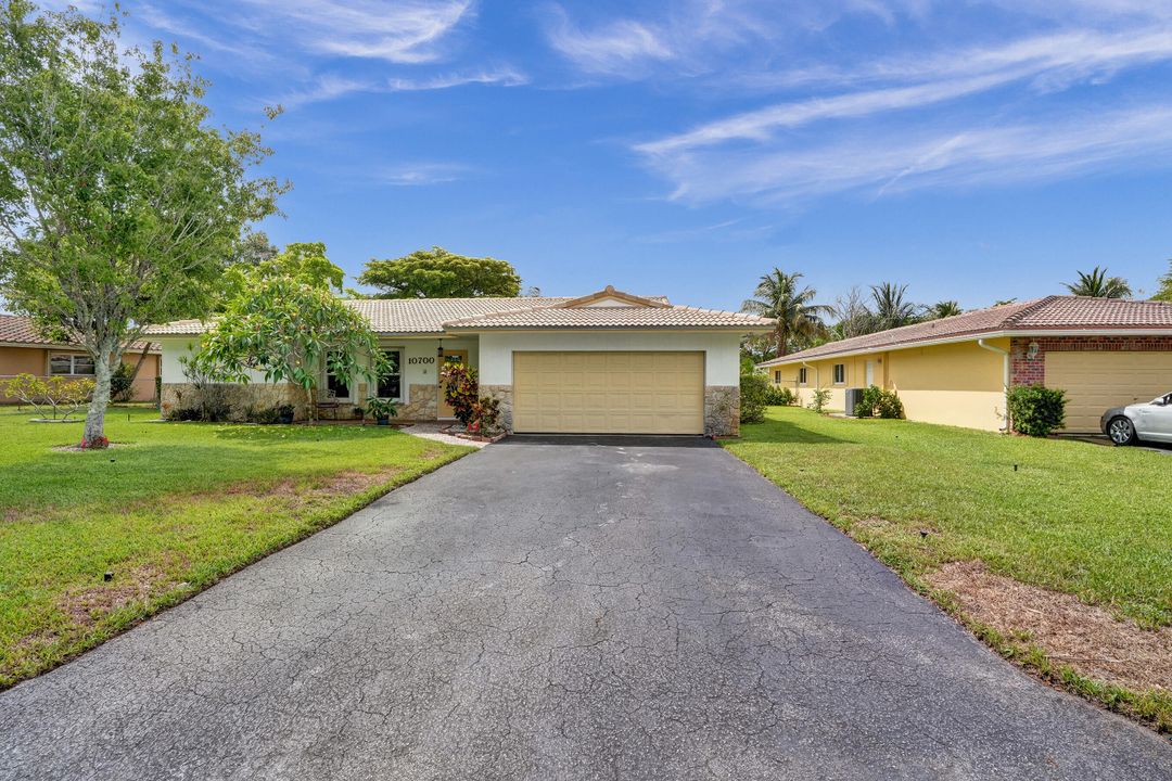 For Sale: $599,000 (3 beds, 2 baths, 1655 Square Feet)