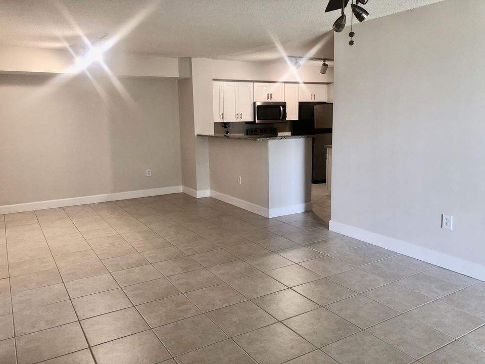 For Sale: $299,900 (3 beds, 2 baths, 1227 Square Feet)