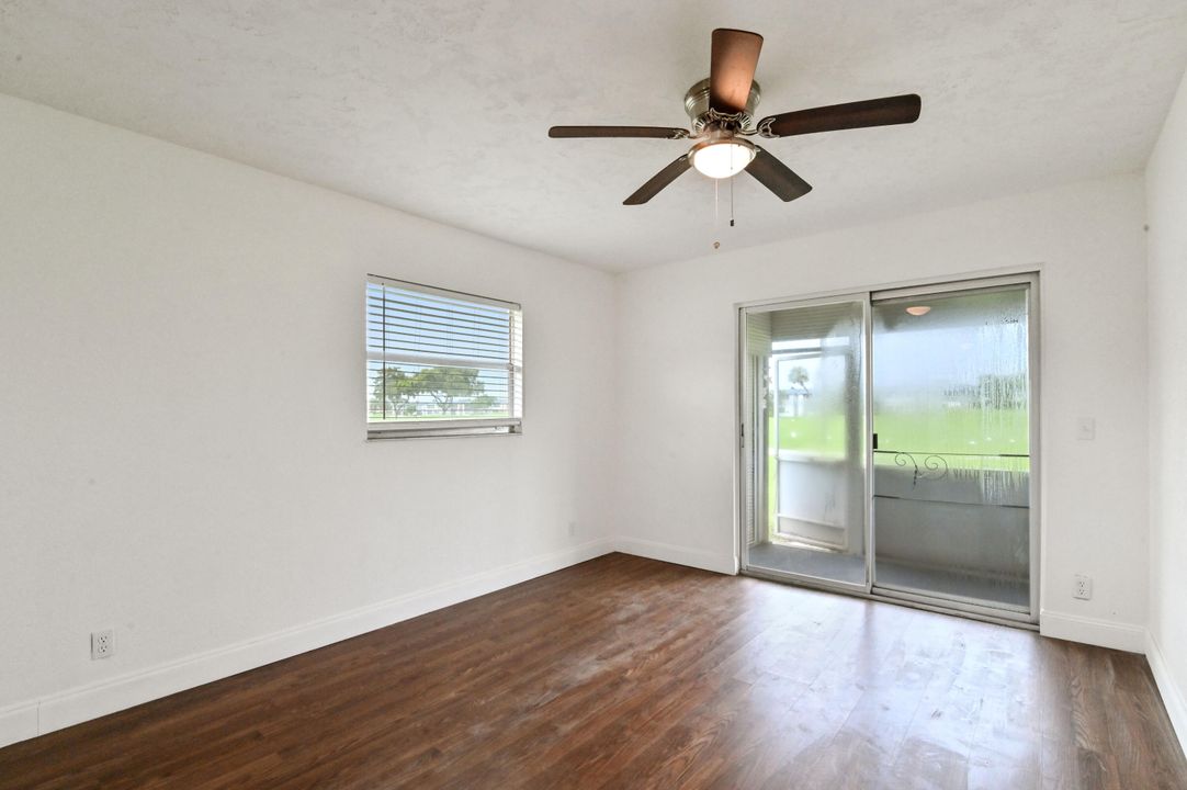 For Sale: $189,000 (2 beds, 2 baths, 883 Square Feet)
