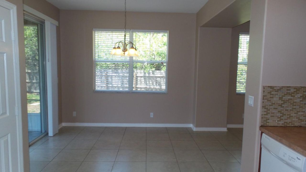 For Rent: $2,900 (3 beds, 2 baths, 1809 Square Feet)