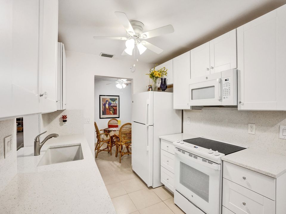 For Sale: $379,000 (2 beds, 2 baths, 1527 Square Feet)