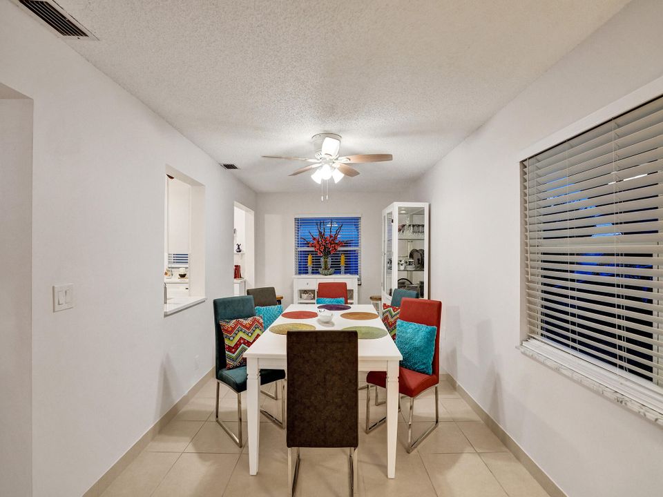 For Sale: $379,000 (2 beds, 2 baths, 1527 Square Feet)