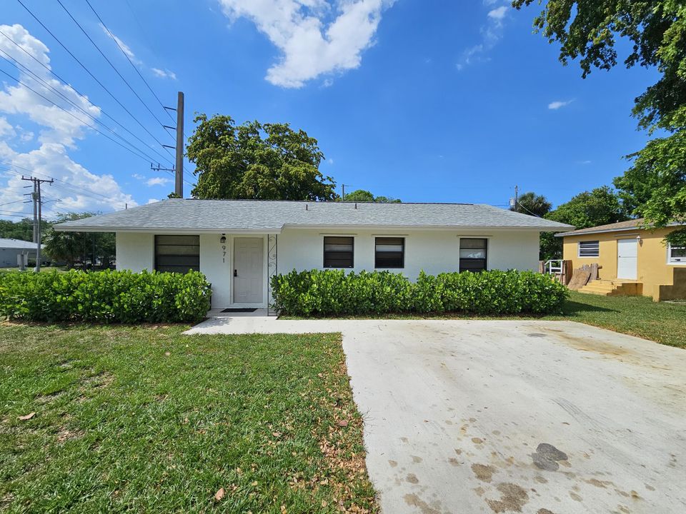 For Sale: $369,000 (3 beds, 2 baths, 1134 Square Feet)