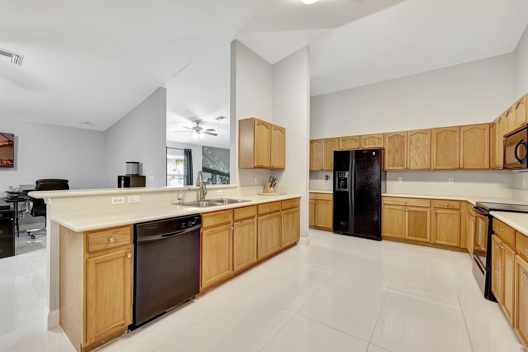 For Sale: $429,900 (4 beds, 2 baths, 2121 Square Feet)