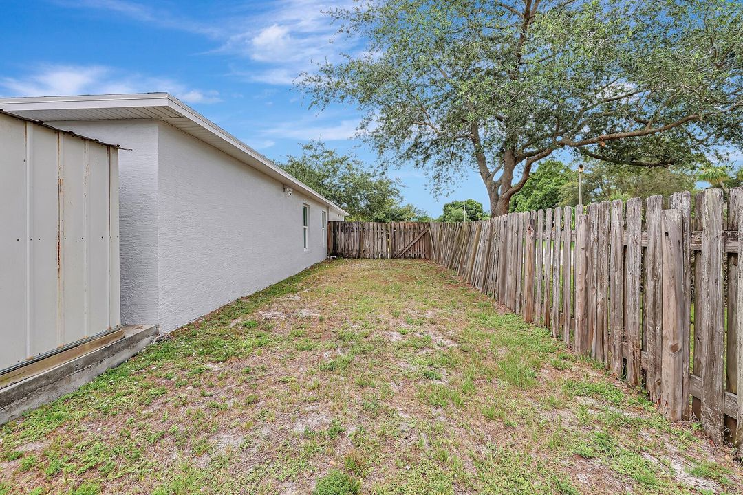 For Sale: $429,900 (4 beds, 2 baths, 2121 Square Feet)