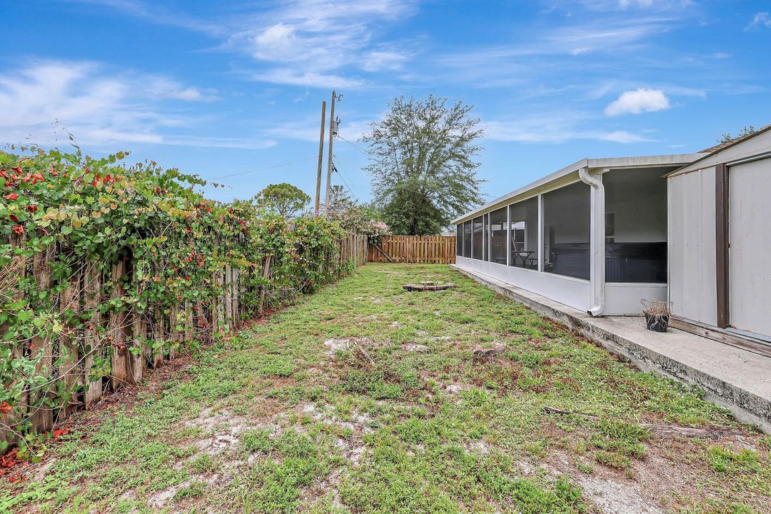 For Sale: $429,900 (4 beds, 2 baths, 2121 Square Feet)