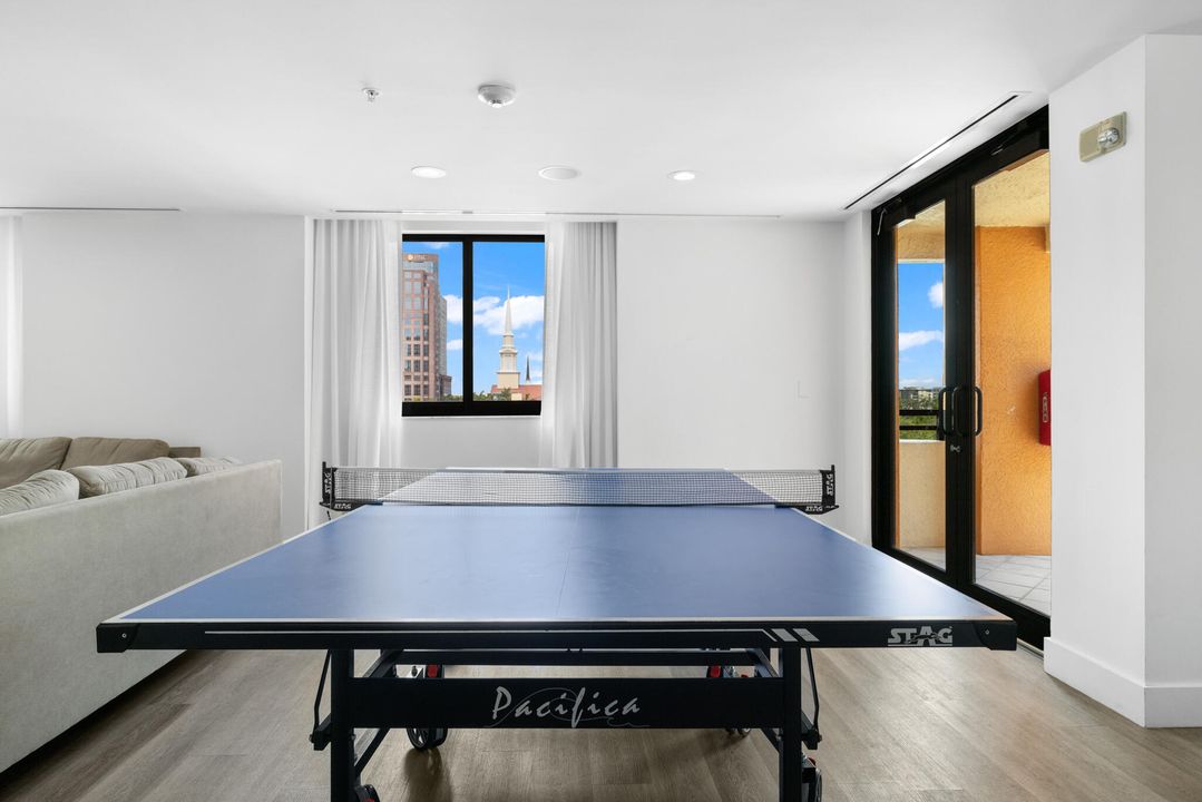 For Sale: $543,500 (2 beds, 2 baths, 1350 Square Feet)