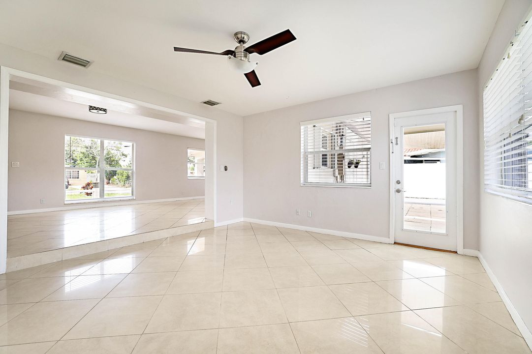 Active With Contract: $3,000 (3 beds, 2 baths, 1378 Square Feet)