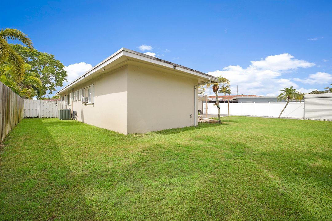 Active With Contract: $3,000 (3 beds, 2 baths, 1378 Square Feet)